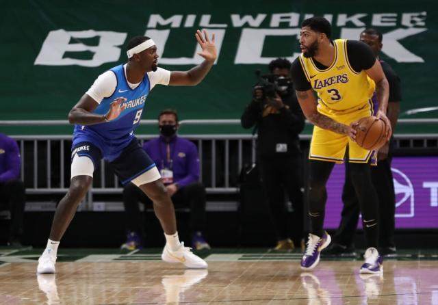 乐鱼leyu-浓眉拜师詹皇小加 传球成冠军内线新武器