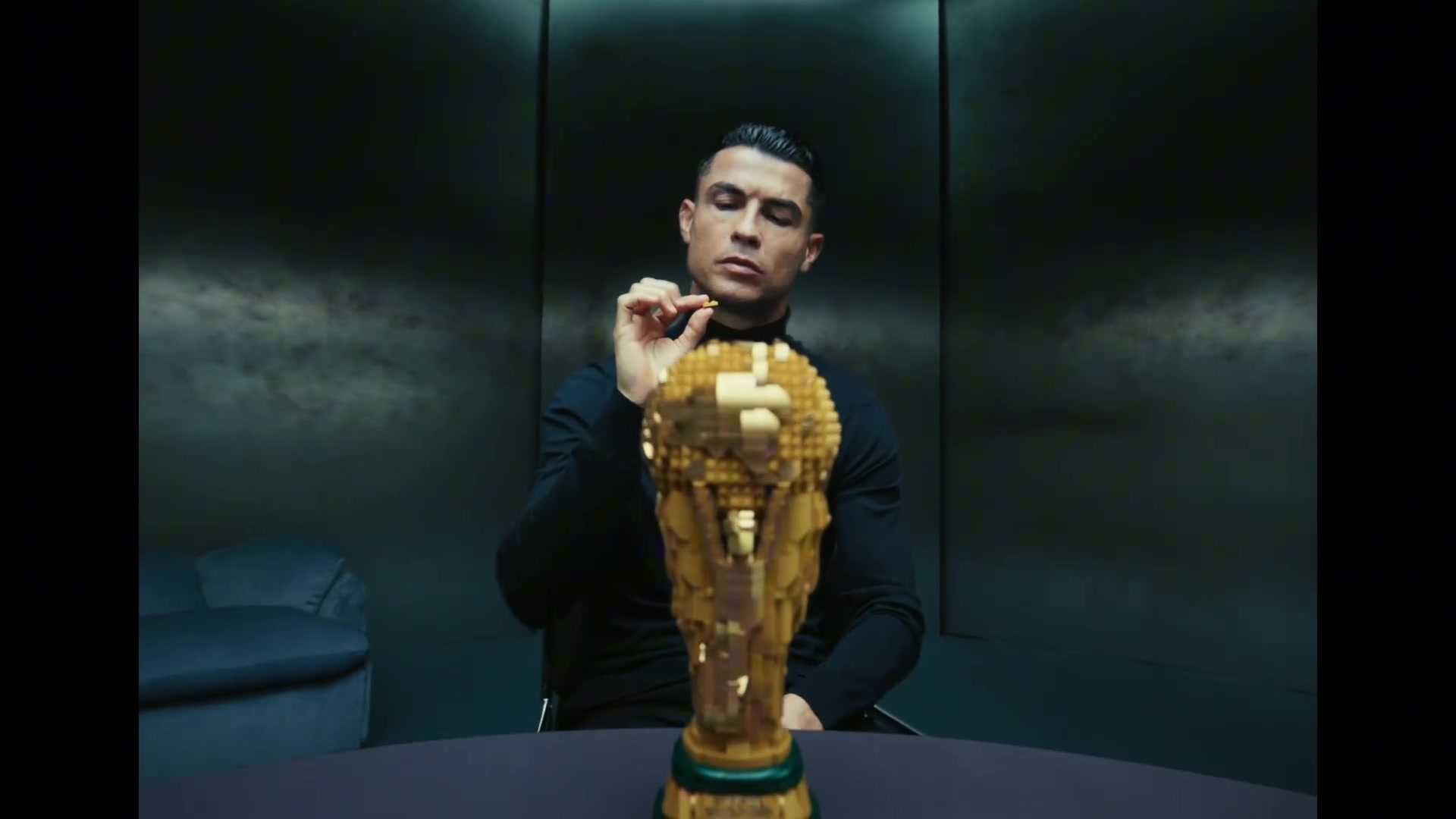 乐鱼官网-世纪广告!社媒发帖广告费:C罗343万刀 梅西259万 姆巴佩85.2万